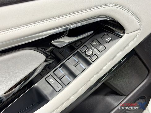 Used 2020 Land Rover Range Rover Evoque SE AWD/4WD image 18