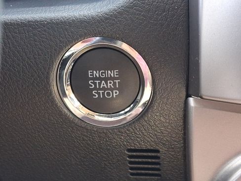 Used 2022 Toyota 4Runner Limited AWD/4WD image 29