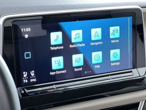 Used 2025 Volkswagen Atlas SE image 18