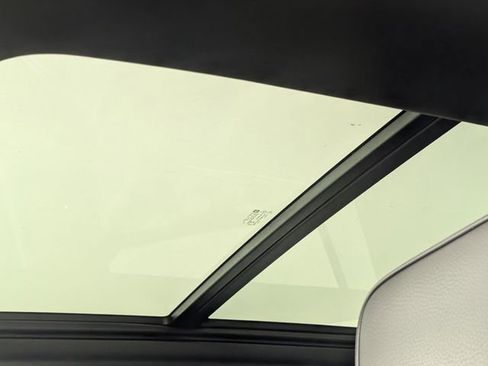 Used 2021 GMC Yukon XL Denali w/ Advanced Technology Package image 13