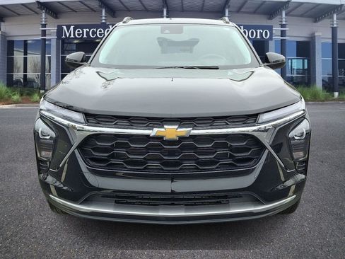 Used 2024 Chevrolet Trax LT w/ Driver Confidence Package image 2