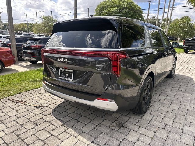 Used 2026 Kia Carnival FWD image 37