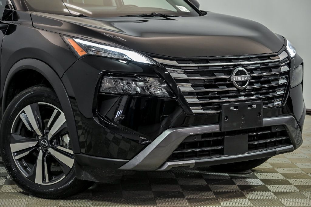 Used 2025 Nissan Rogue SL AWD/4WD image 2