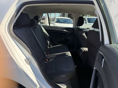 Used 2019 Volkswagen e-Golf SE w/ Driver Assistance Package image 21