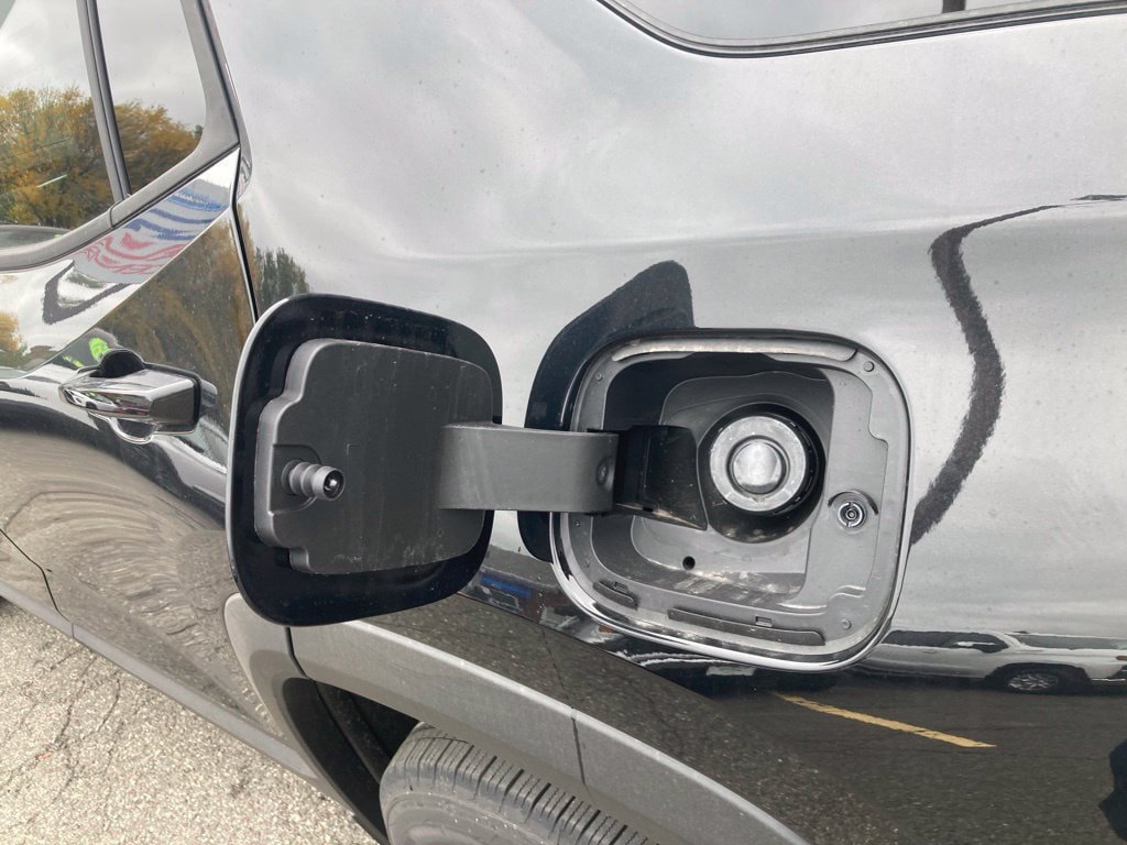 New 2027 Chevrolet Equinox LT w/ Convenience Package II FWD image 32
