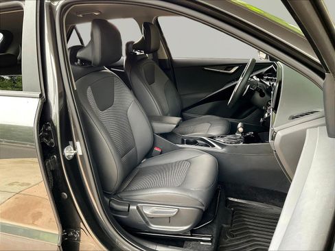 Used 2023 Kia Niro EX FWD image 28