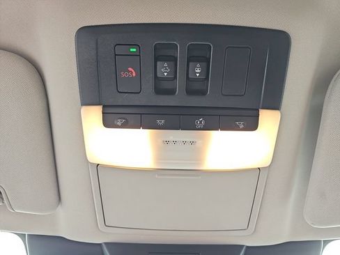 Used 2025 Nissan Pathfinder Platinum FWD image 25