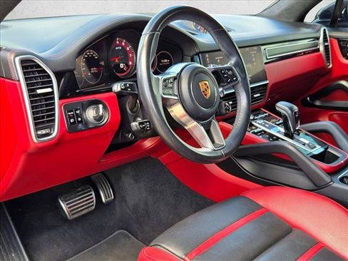 Used 2021 Porsche Cayenne GTS AWD/4WD image 9
