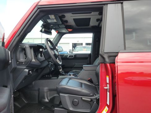 Used 2025 Ford Bronco Badlands AWD/4WD image 18