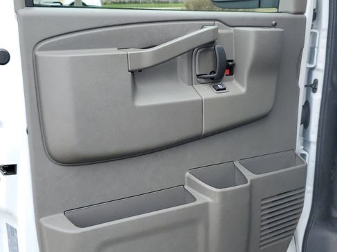 Used 2024 Chevrolet Express 2500 w/ Driver Convenience Package image 18