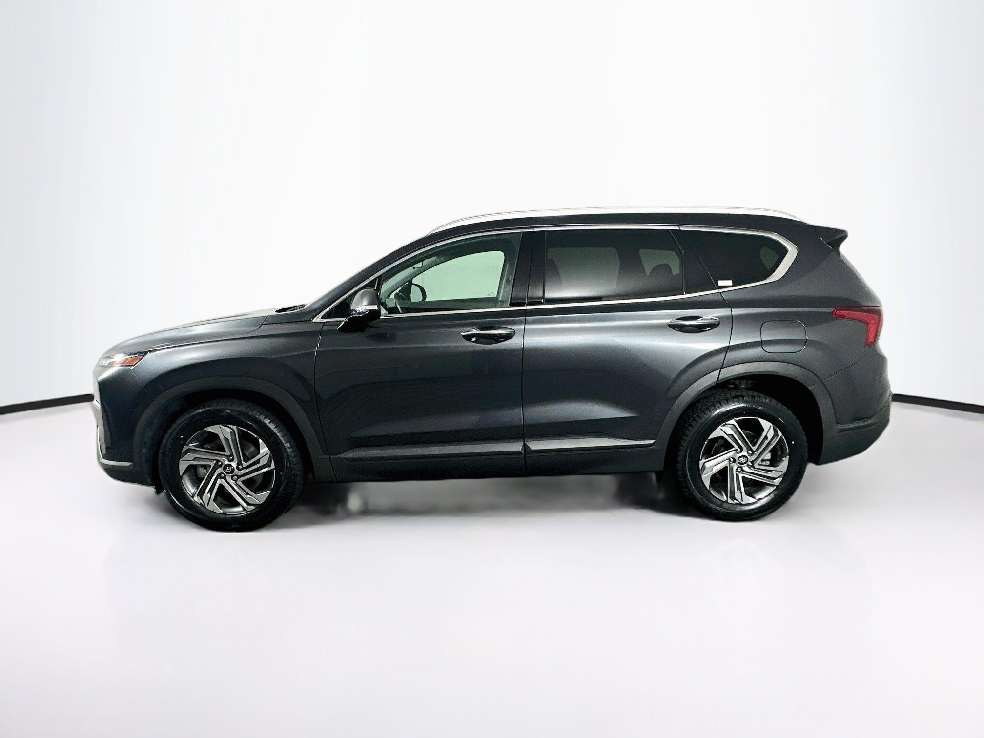 Used 2023 Hyundai Santa Fe SEL FWD image 4