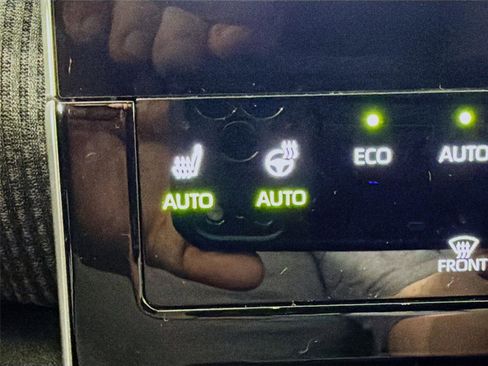 Certified 2024 Subaru Solterra Limited image 17