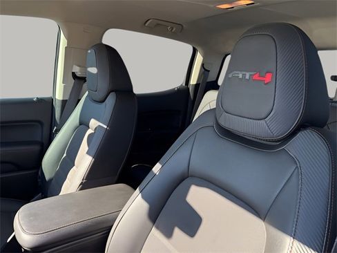 Used 2022 GMC Canyon AT4 image 8