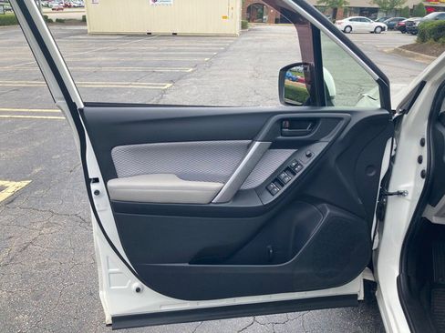 Used 2018 Subaru Forester 2.5i Premium w/ All-Weather Package image 8