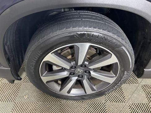 Used 2023 Honda Pilot Touring image 11