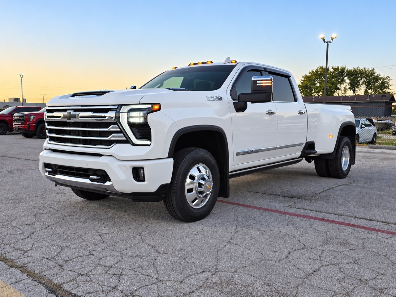 Used 2024 Chevrolet Silverado 3500 High Country w/ High Country Premium Package AWD/4WD image 3