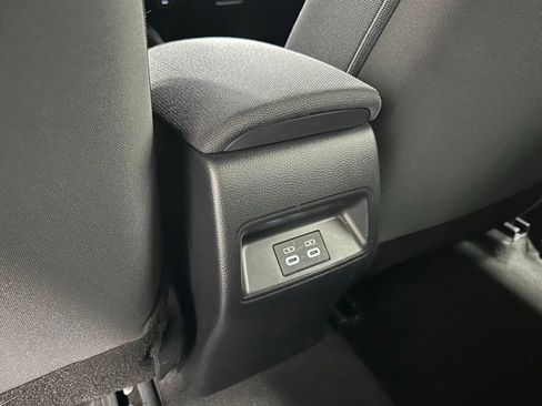 Used 2025 Toyota Corolla LE FWD image 46