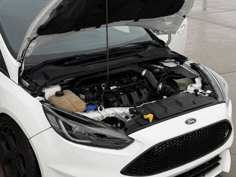 Used 2016 Ford Focus ST w/ Equipment Group 401A image 42