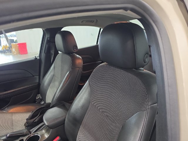 Used 2015 Chevrolet Malibu LT FWD image 16