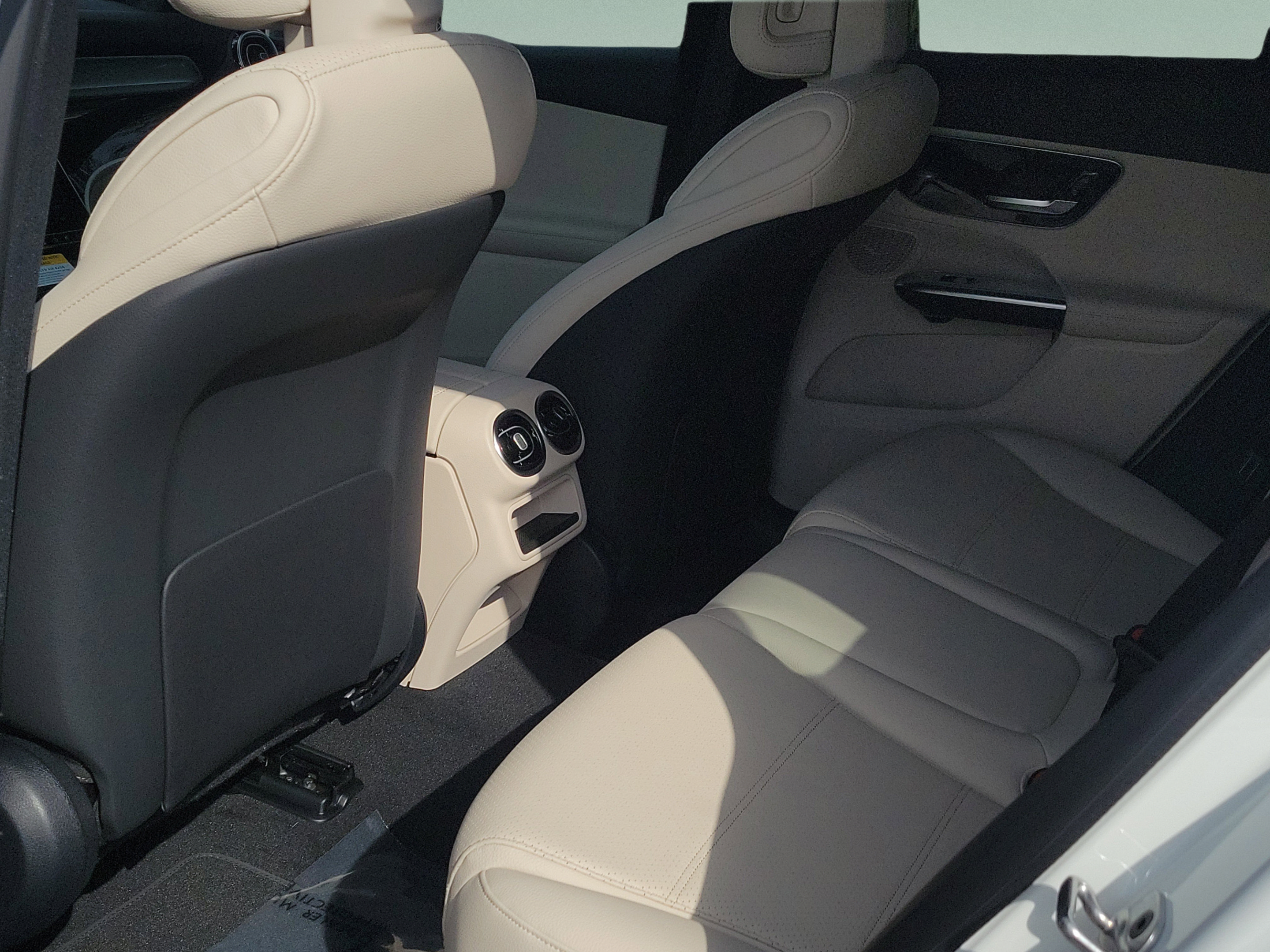 Certified 2026 Mercedes-Benz GLC 300 image 10
