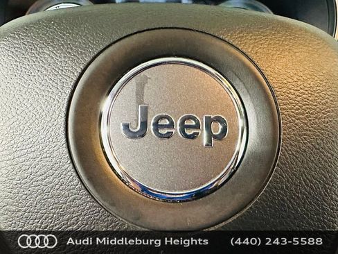Used 2020 Jeep Cherokee Limited AWD/4WD image 18