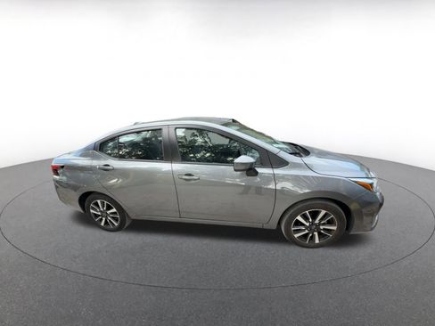 Used 2025 Nissan Versa SV image 2