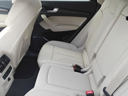 Certified 2024 Audi Q5 e Premium w/ Convenience Package image 19