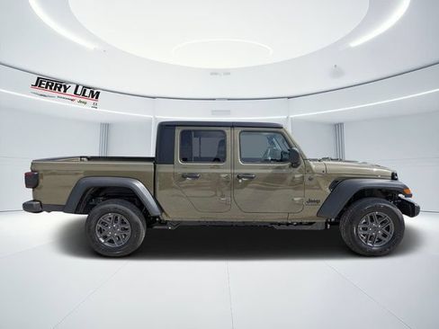 New 2026 Jeep Gladiator Sport AWD/4WD image 2