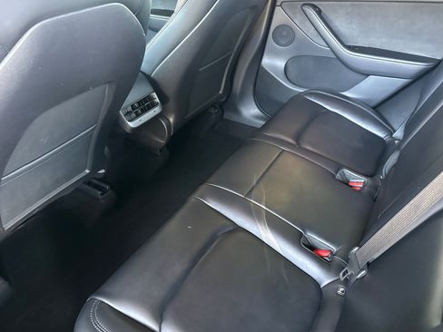 Used 2021 Tesla Model Y Long Range image 15