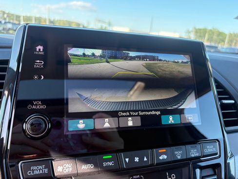 Certified 2024 Honda Odyssey Touring image 19