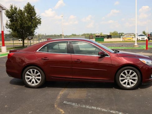 Used 2015 Chevrolet Malibu LT w/ Leather Package FWD image 4