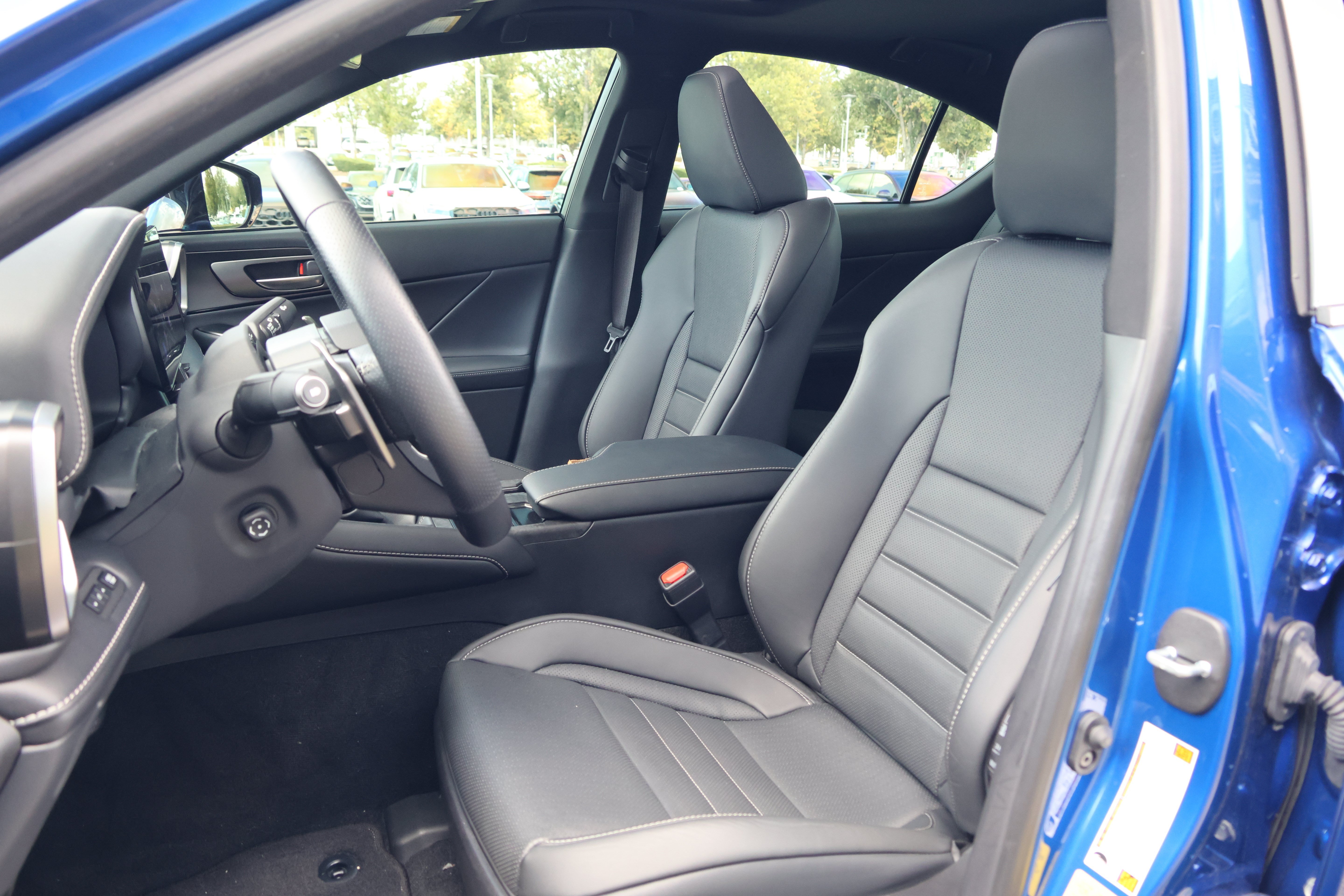 Used 2026 Lexus IS 350 F Sport w/ Technology Package RWD image 36