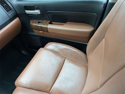 Used 2011 Toyota Tundra Limited image 17