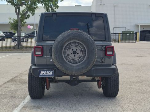 Used 2019 Jeep Wrangler Unlimited Sport S AWD/4WD image 6