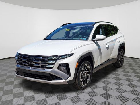 Certified 2025 Hyundai Tucson Limited AWD/4WD image 2