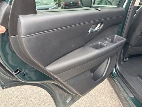 Used 2025 Nissan Pathfinder SL FWD image 23