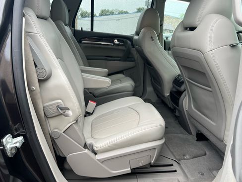 Used 2017 Buick Enclave Leather image 19