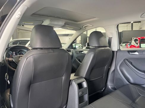 Used 2017 Volkswagen Jetta SE FWD image 43