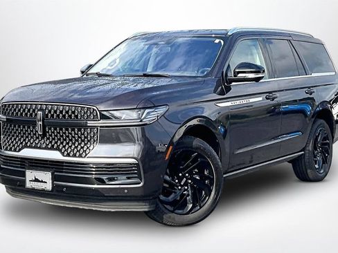 Used 2025 Lincoln Navigator Reserve AWD/4WD image 3