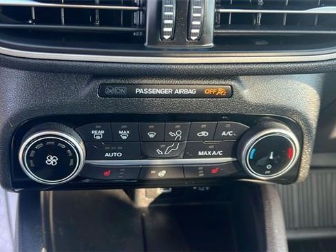 Certified 2022 Ford Escape SE w/ Cold Weather Package image 25