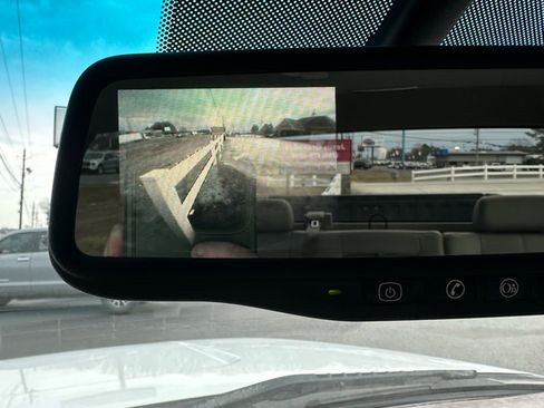 Used 2009 GMC Sierra 1500 SLT w/ Suspension Package, Off-Road image 17