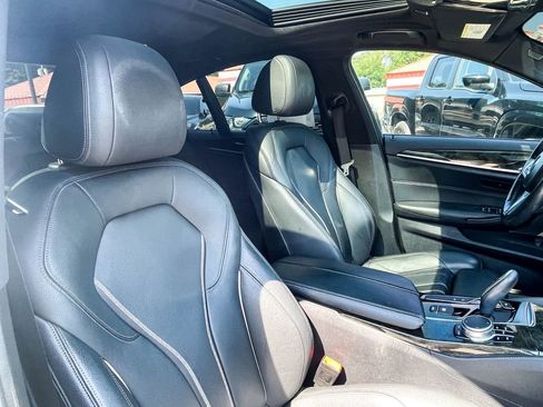 Used 2019 BMW 540i xDrive w/ M Sport Package image 10