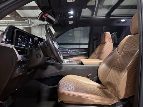 Used 2021 Cadillac Escalade ESV Sport w/ Driver Assist Tech Package RWD image 11