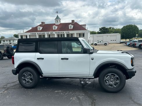 New 2026 Ford Bronco Big Bend AWD/4WD image 2