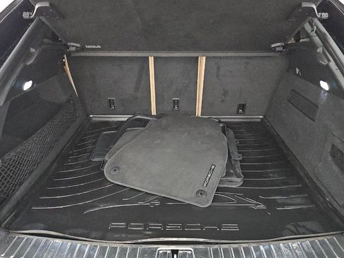 Used 2022 Porsche Cayenne Platinum Edition w/ Premium Package Plus image 23