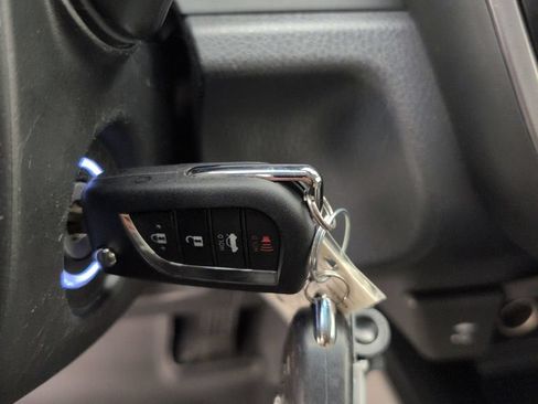 Used 2018 Toyota Camry LE FWD image 37