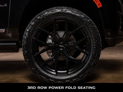 Used 2023 GMC Yukon XL Denali Ultimate image 12