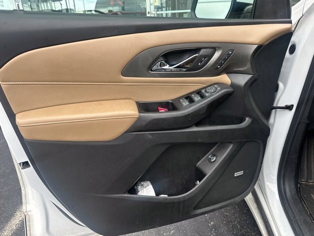 Used 2023 Chevrolet Traverse Premier FWD image 30