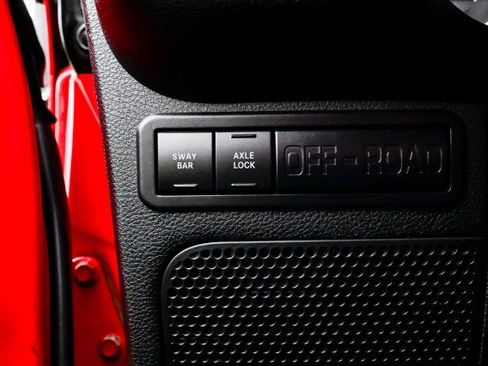 Used 2018 Jeep Wrangler Rubicon w/ Power Convenience Group image 33