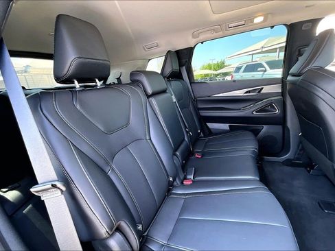 Certified 2026 INFINITI QX60 Luxe w/ Cargo Package FWD image 39